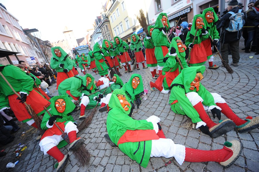 Hexen gibt es in Villingen-Schwenningen viele Verschiedene. Zu sehen ist hier die Hexenzunft Villingen, der größte Hexenverein in unserer Stadt.