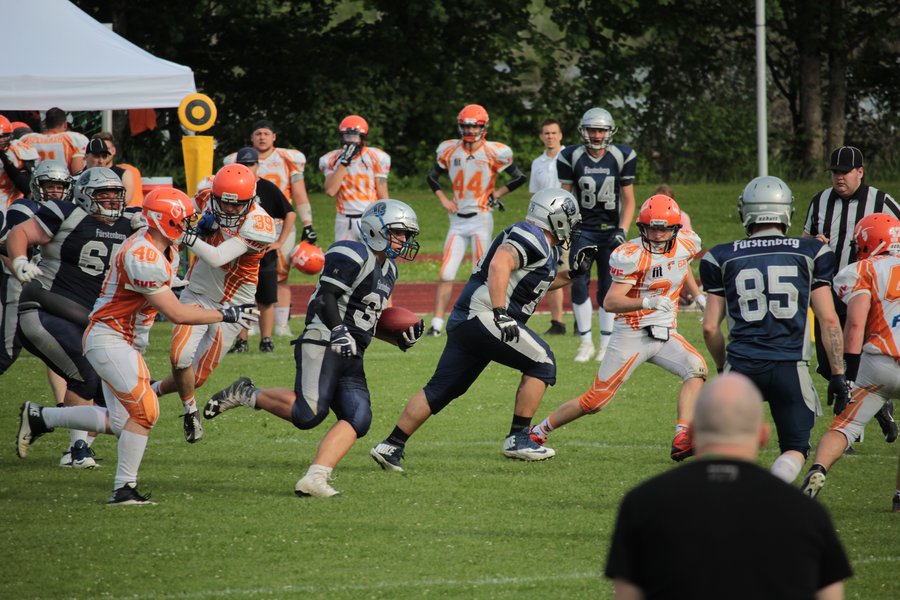 Seltenere Sportarten, wie zum Beispiel American Football sind in VS ebenfalls zu Hause. Unser Team der Neckar-Hammers spielt erfolgreich in der Oberliga Baden-Würrtembergs.