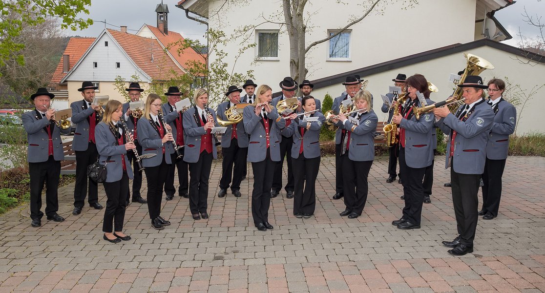 Bei feierlichen Anlässen, wie zum Beispiel der Erstkommunion, unterstützen unsere Vereine gerne das musikalische Rahmenprogramm.